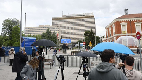 Infectados espanhóis estão internados no Hospital Gomez Ulloa, em Madrid.