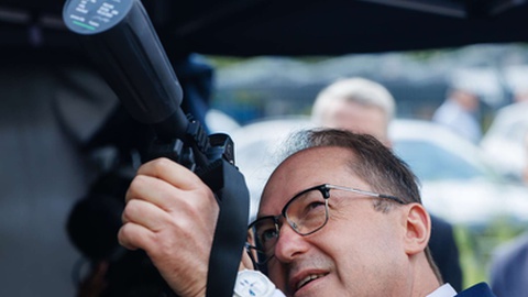 O ministro alemão do Interior, Alexander Dobrindt. FOTO CLEMENS BILAN/EPA