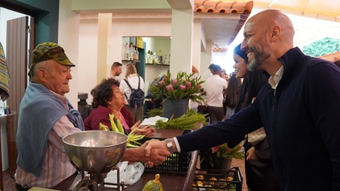 A visita do Chega ao Mercado do Santo da Serra