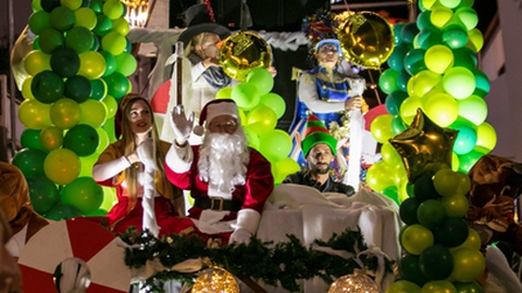 Iniciativa acontece esta quarta-feira pelas 20h30&nbsp;e que irá percorrer as principais vias da baixa da cidade até à
Praça da Autonomia
