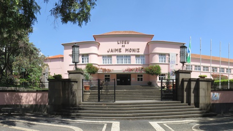 Escola Secundária Jaime Moniz (Atribuição: PESP / Wikimedia CC-BY-SA 4.0)
