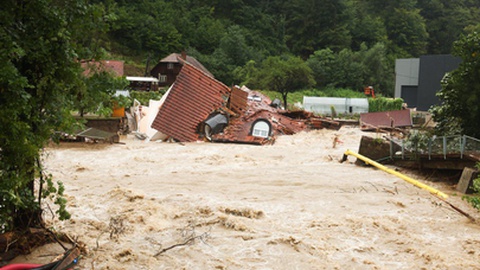 Quatro pessoas morreram devido às inundações que afetam desde quinta-feira à noite dois terços da Eslovénia