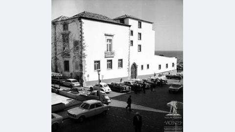 Fachada da antiga Alfândega do Funchal para a rua Dr. António José de Almeida e rua da Alfândega, Freguesia da Sé, Concelho do Funchal