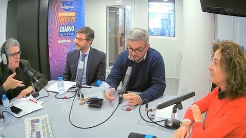 O 'Fecho de Contas' conta com André Barreto, Paulo Pereira e Cristina Pedra como comentadores.