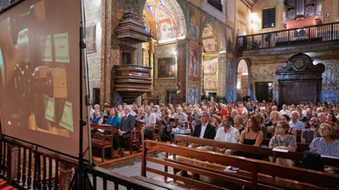 A Igreja do Colégio&nbsp;encheu-se, ontem, de público para assistir à actuação de Samuel Pinto e Gregório Gomes, no concerto inaugural do Festival