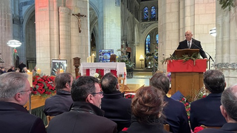 O secretário de Estado das Comunidades Portuguesas marcou presença nas cerimónias fúnebres.