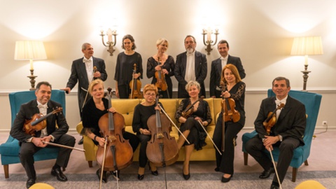 A 'Madeira Camerata' tem direcção musical do violinista Norberto Gomes.&nbsp;&nbsp;