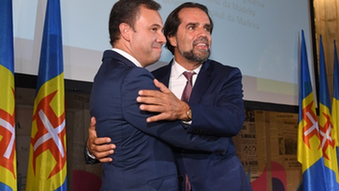 Acordo de coligação entre CDS e PSD foi assinado a 8 de Outubro de 2019.