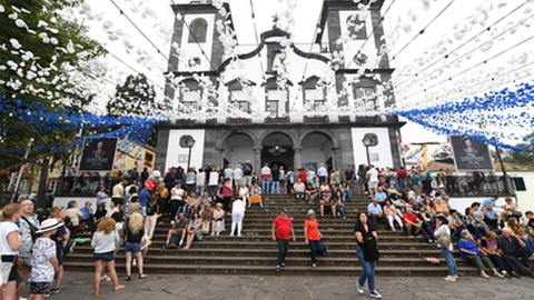 As novenas decorrem até 13 de Agosto, depois, a 14 e 15, há a Festa da Nossa Senhora do Monte
