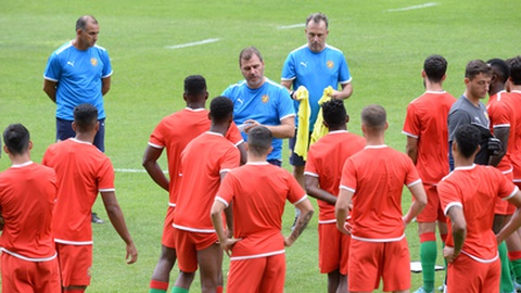 José Manuel (primeiro da esquerda com camisola azul) foi castigado pelo concelho de disciplina