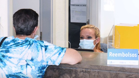 O serviço descentralizado é assegurado, semanalmente, em cada um dos 11 concelhos da Região.&nbsp;