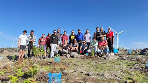 A comitiva do PAN esteve a plantar 150 árvores nas zonas altas da Ribeira Brava.