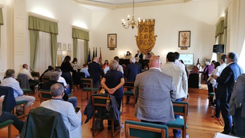 Coligação Confiança absteve-se em todas as propostas apresentadas pelo PSD.&nbsp;