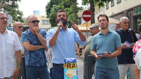 A candidatura da CDU às Eleições Regionais realizou, hoje, um conjunto de acções de contacto com a população no centro do Funchal