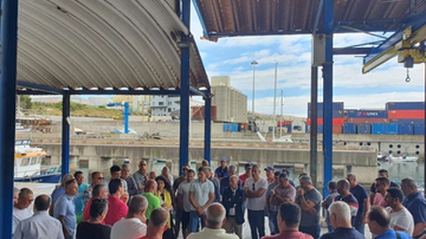 Pescadores e armadores encontraram-se, esta manhã, com Rafaela Fernandes, no Caniçal.&nbsp;