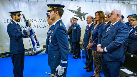 Ivo Diniz (à esquerda na foto) é o novo comandante da Estação Radar n.º 4, no Pico do Areeiro.&nbsp;