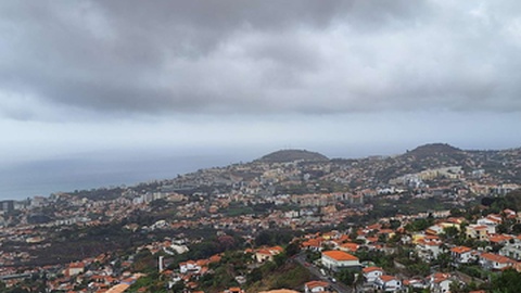 Nuvens deverão ser uma constante no dia de hoje, na Madeira.&nbsp;
