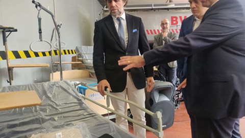 Miguel Albuquerque ficou a conhecer melhor o material adquirido com as explicações de Celso Bettencourt e Dani Freitas, respectivamente presidente da Junta de Freguesia de Câmara de Lobos e presidente da Associação Solidária e de Intervenção Comunitária do Garachico.&nbsp;