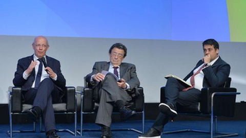 O debate '50 anos de autonomia. E agora?' contou com os contributos de Augusto Santos Silva, Eduardo Paz ferreira e Pedro Brinca.&nbsp;