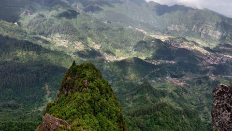 Nas zonas montanhas, está em vigor um aviso meteorológico amarelo para tempo quente.&nbsp;
