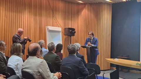 Miguel Albuquerque visitou, esta tarde, o Laboratório de Metrologia da Madeira.&nbsp;