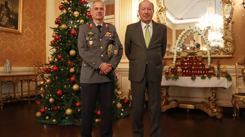 Jorge Pedro na apresentação de cumprimentos a Ireneu Barreto, em 2023, quando assumiu o cargo na Madeira