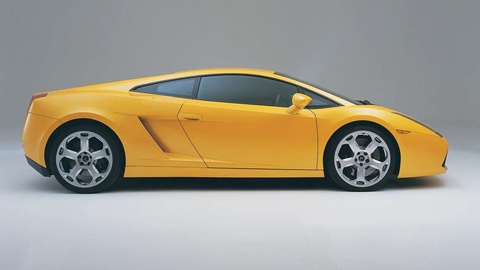 Um dos carros apreendidos é um Lamborghini, que agora terá de ser devolvido ao proprietário.