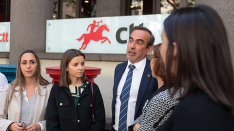 Iniciativa decorreu na Avenida Zarco, junto à estação de correios.