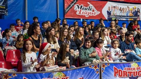 Perto de 500 crianças viveram a magia do Circo Mundial. Iniciativa do DIÁRIO e da Secretaria Regional de Inclusão e Juventude.