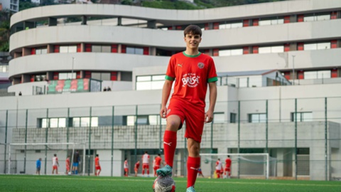 Madeirense Nélio Batista volta aos trabalhos da selecção de sub-15.