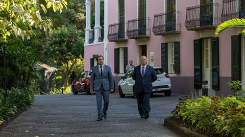 Pedro Ramos ao lado de Miguel Albuquerque, na Quinta Vigia, a 24 de Janeiro último, quando rebentou o escândalo das investigações por corrupção.