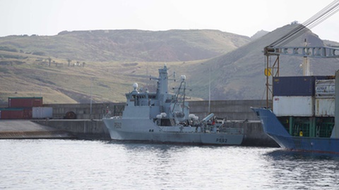 NRP Mondego encontrava-se no porto do Caniçal desde o dia 28 de Março.