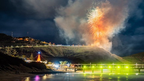 O Porto Santo volta a contar com dois postos de fogo, um no Cais Velho e outro no Miradouro da Portela.&nbsp;