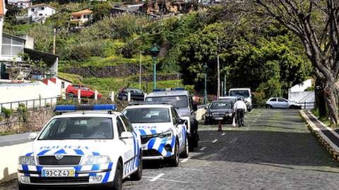 A PSP de Santa Cruz tomou conta da ocorrência.&nbsp;