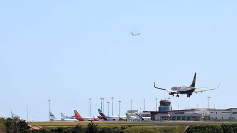 A Groundforce opera, também, nos aeroportos da Madeira e do Porto Santo.