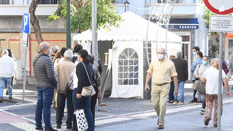 No continente, face ao aumento de casos, os testes rápidos voltaram a ser gratuitos. Foto Arquivo