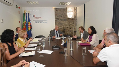 O secretário Pedro Ramos reuniu, terça-feira, com a delegação da Madeira do Sindicato dos Trabalhadores da Administração Pública para debater a proposta.