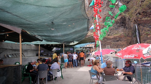 A Festa da Lapa ocorre sobretudo no cais da vila piscatória e ruas adjacentes. Foto Arquivo/Aspress