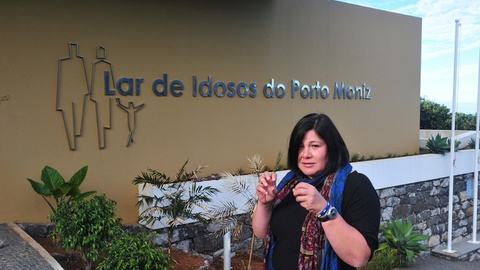 Ana Serralha era a directora-geral do lar à data dos factos, mas encontra-se em parte incerta.