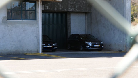 O recurso ao aluguer operacional de veículos é comum.