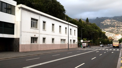 Acidente ocorreu em frente à discoteca Vespas, na Avenida Sá Carneiro.