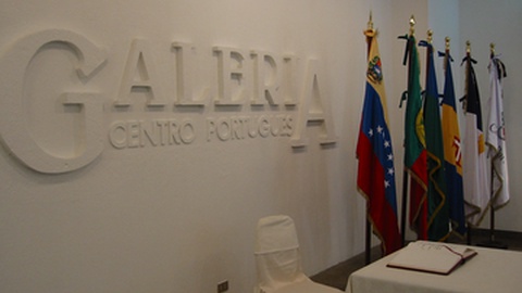 Foto da galeria no Centro Português de Caracas em 2003.&nbsp;