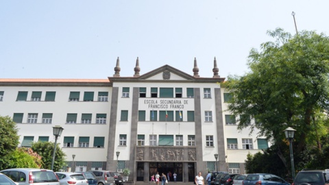 A&nbsp;Escola Secundária Francisco Franco recebe a acção no dia 9 de Fevereiro.
