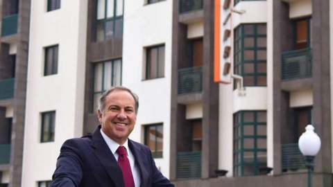 Social-democrata é deputado na Assembleia Legislativa da Madeira desde 2004. Actualmente é vice-presidente do Parlamento Regional.&nbsp;