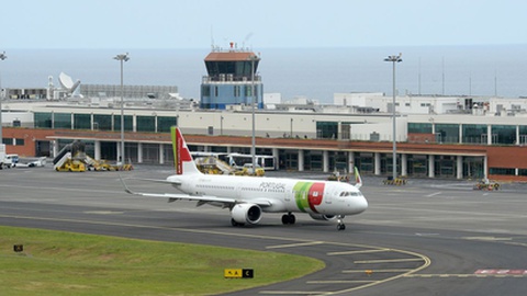Nos últimos dias, o vento, que hoje deverá dar algumas tréguas, tem condicionado a operacionalidade do Aeroporto da Madeira. Foto Arquivo