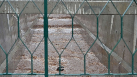 Chuva já provocou pequenas inundações e adufas entupidas no Funchal