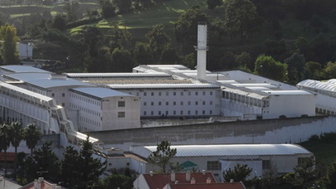 Esta é a nova morada do homem de 25 anos, suspeito de uma série de assaltos.