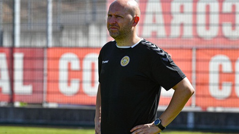O novo treinador do Nacional já trabalhou com o técnico alvinegro Luís Freire (na segunda foto).