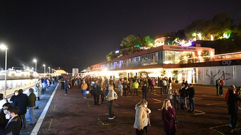 Esta ano não haverá quadrados da Praça do Povo para assistir ao espectáculo pirotécnico.&nbsp;