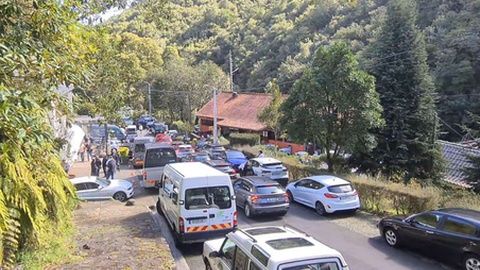 Confusão de trânsito no Ribeiro Frio